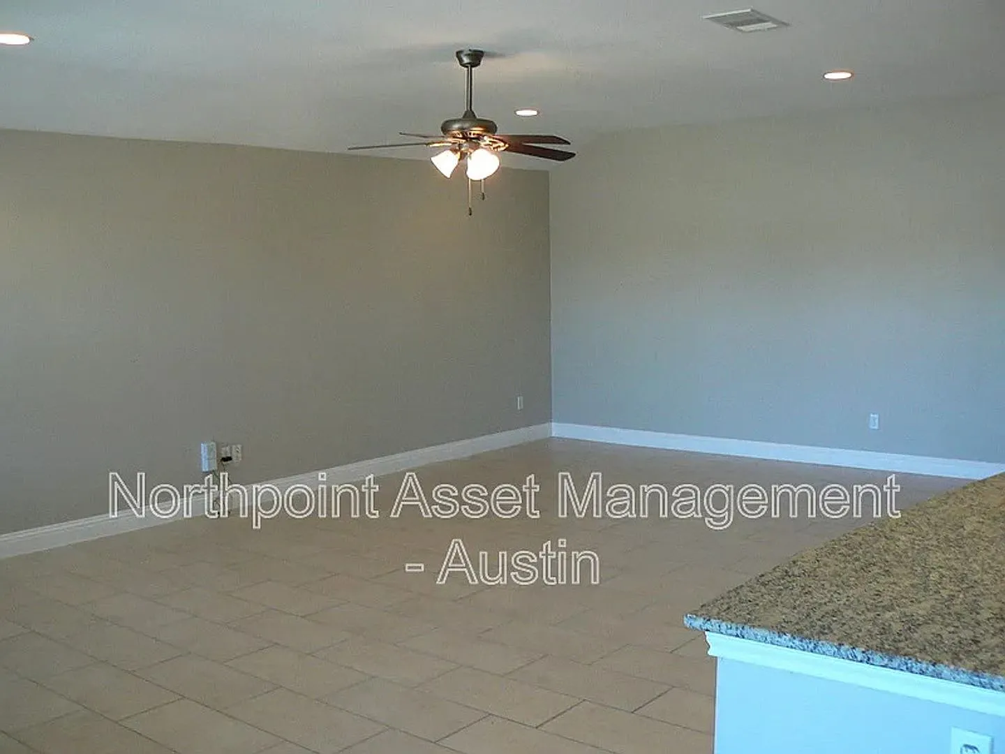 Coming Soon! 3 BR/2BA | Single Family Home | 1-Car Garage Parking | Huge yard! — Photo 4