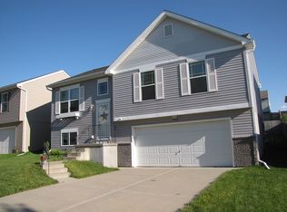 19517 T St, Omaha, NE 68135