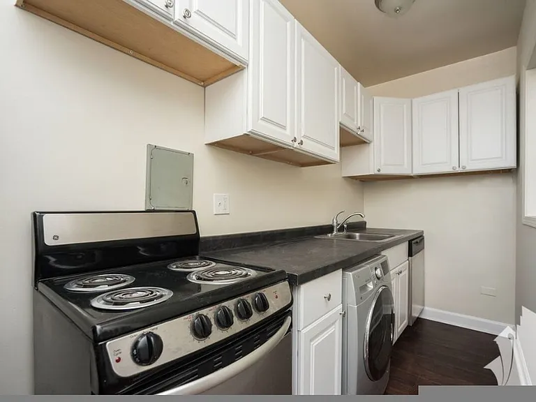 3345 N Marshfield Ave #308 — Photo 3