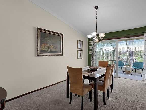 5th image of 895 Elm Ct