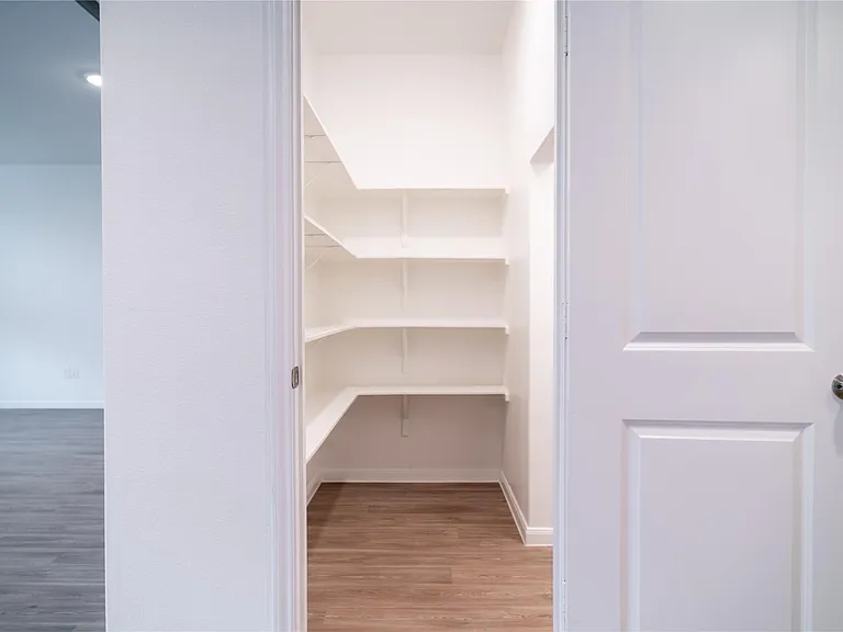8214 Star Terrace Dr — Photo 14