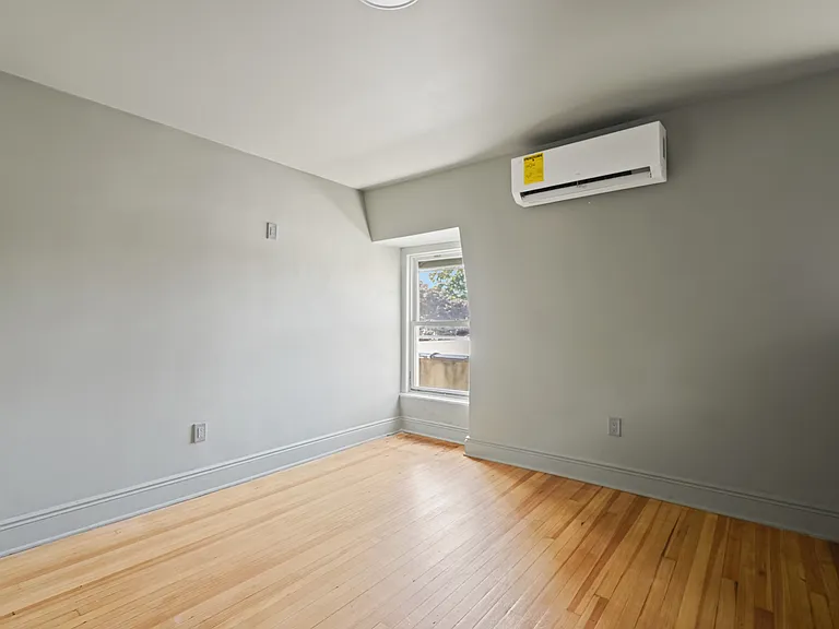 31 N Eckar St #3 — Photo 8