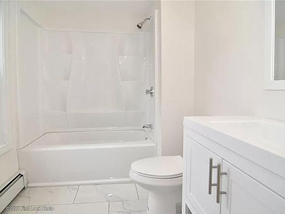 4th image of 727 Roosevelt Ave Floor 2