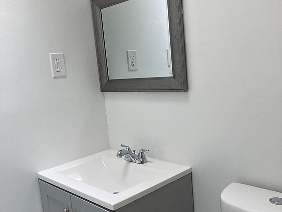 4th image of 1609 Borbeck Ave Floor 2