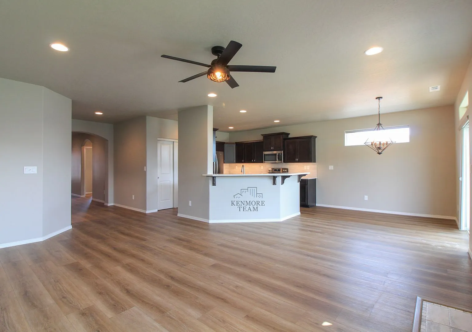 3 Bedroom, 2 Bath Home in Richland — Photo 4
