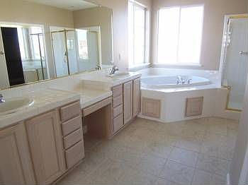 3rd image of 5042 Sienna Ln