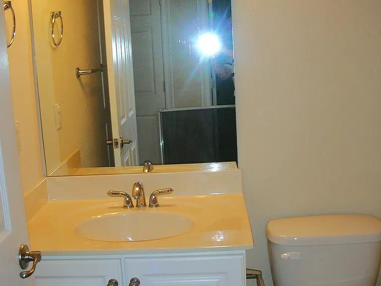 Photo of the guest bathroom upstairs.