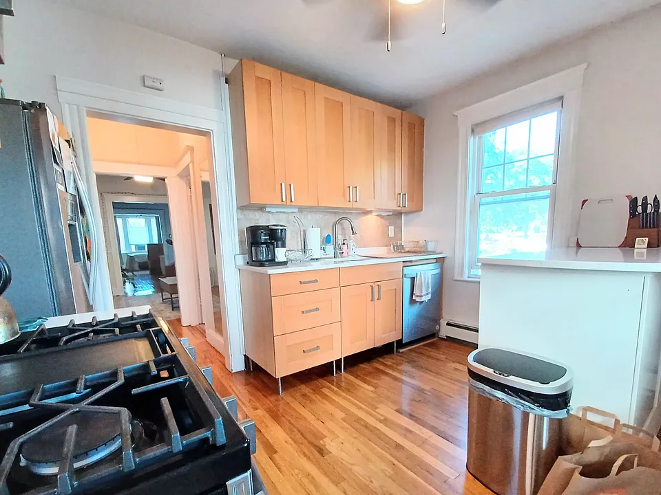 869 Centre St #1