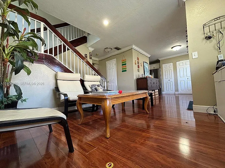 232 Lakeside Cir — Photo 5