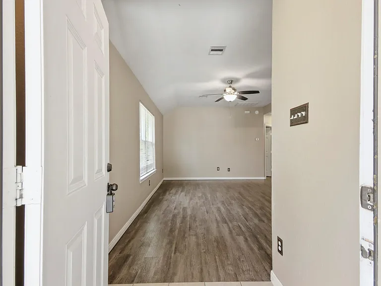 3031 Cypress Island Dr — Photo 4
