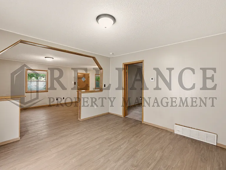 1028 W Munnell Ave — Photo 10