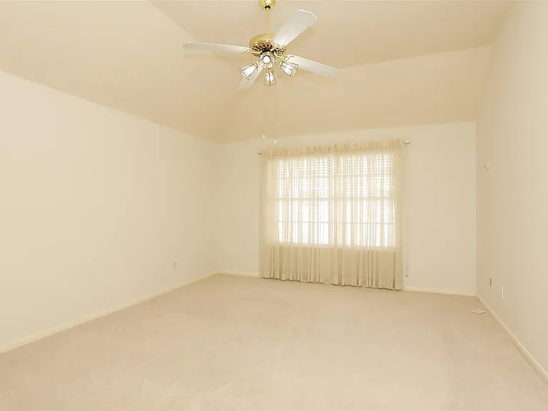 7502 Holly Court Est — Photo 31