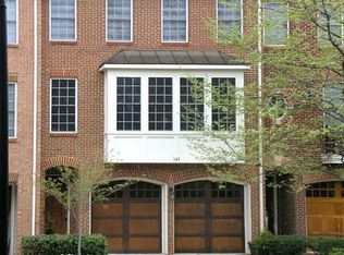 143 Herndon Mill Cir, Herndon, VA 20170