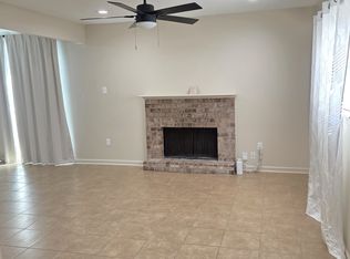 48 Carriage Ln APT A, Destrehan, LA 70047