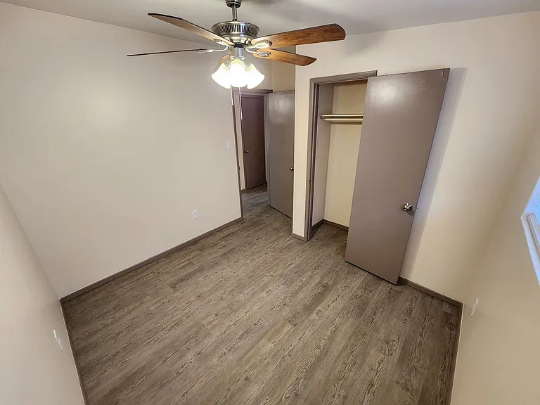1401-1407 Aspen Dr — Photo 12
