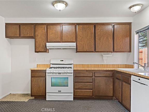 3rd image of 13543 E Laurelhurst Rd