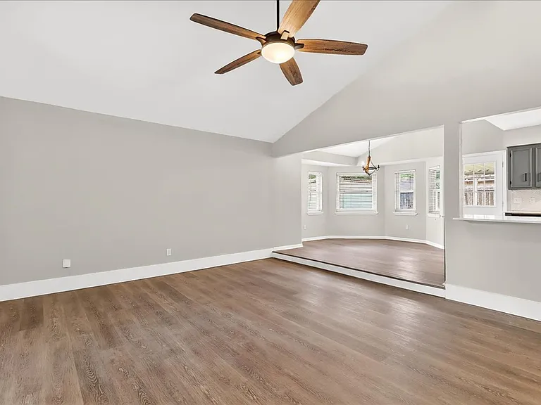 11613 Cripple Creek Dr — Photo 4