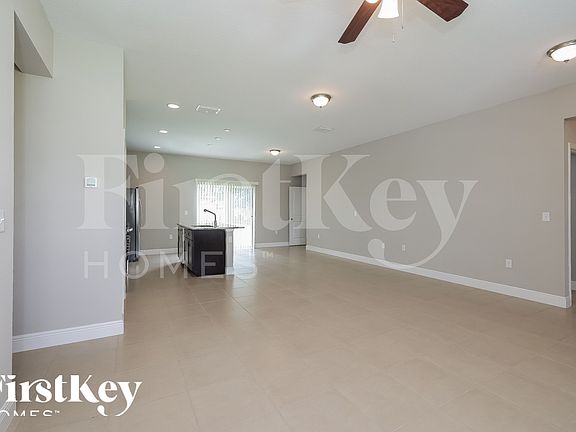 5th image of 445 Eagle Dr