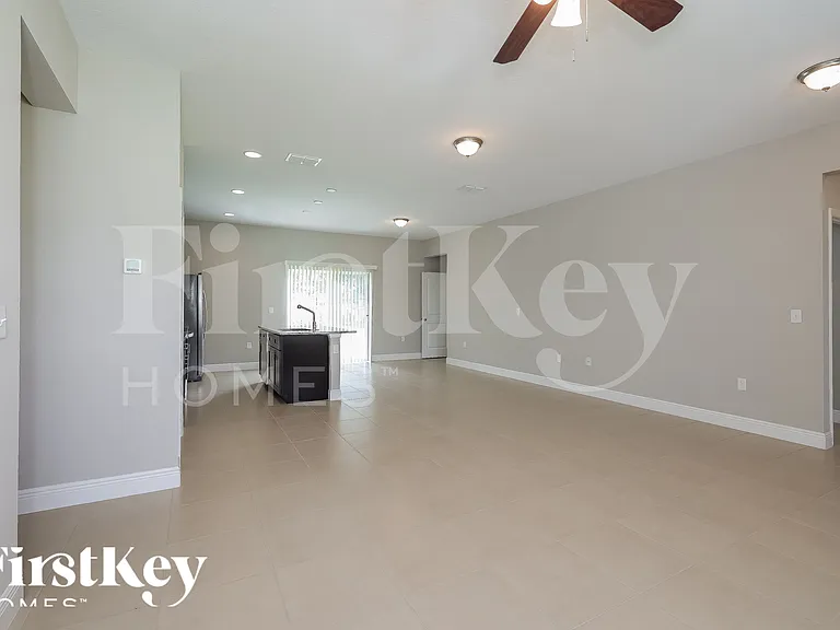 445 Eagle Dr — Photo 5
