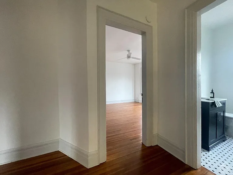817 Columbia St #2 — Photo 5
