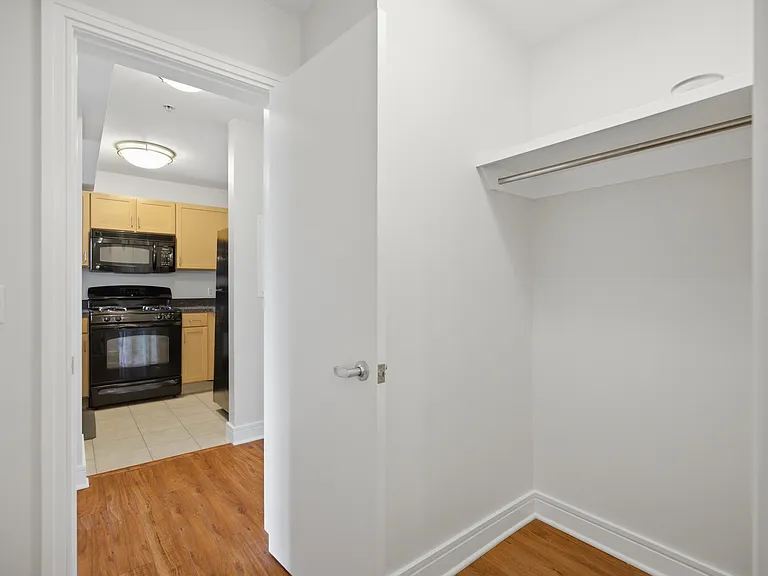 800 4th St SW #S503 — Photo 5