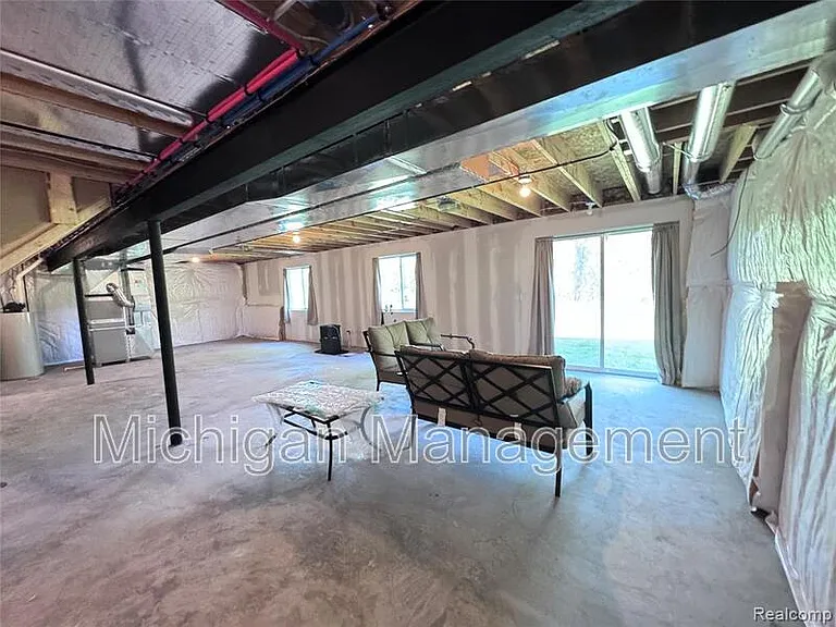 6149 Woodridge Ln — Photo 29