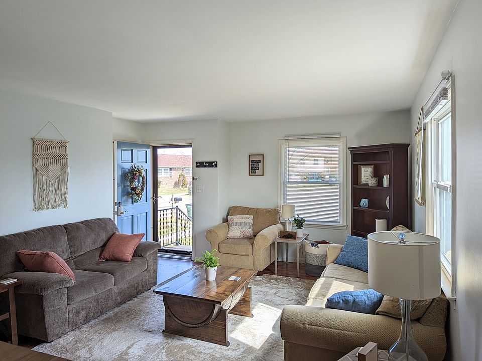 Upstairs living room.