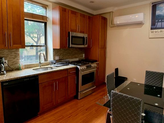 4th image of 57 Driggs Ave #3R