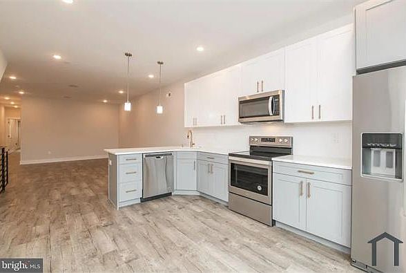 1st image of 1928 N 6th St Unit 1