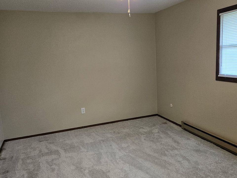 1st image of 717 W Boundary St