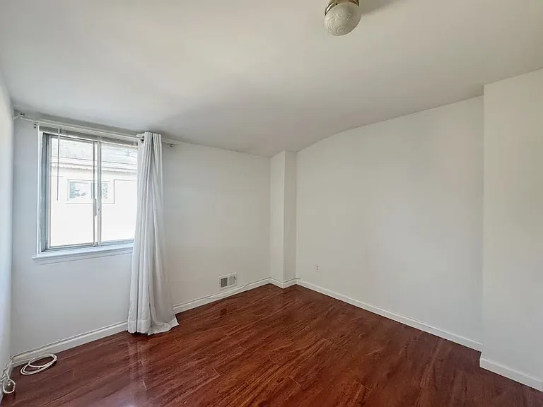 218 Kelly Blvd #2 — Photo 9