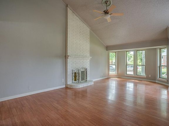 5th image of 419 Kirkwood Dr