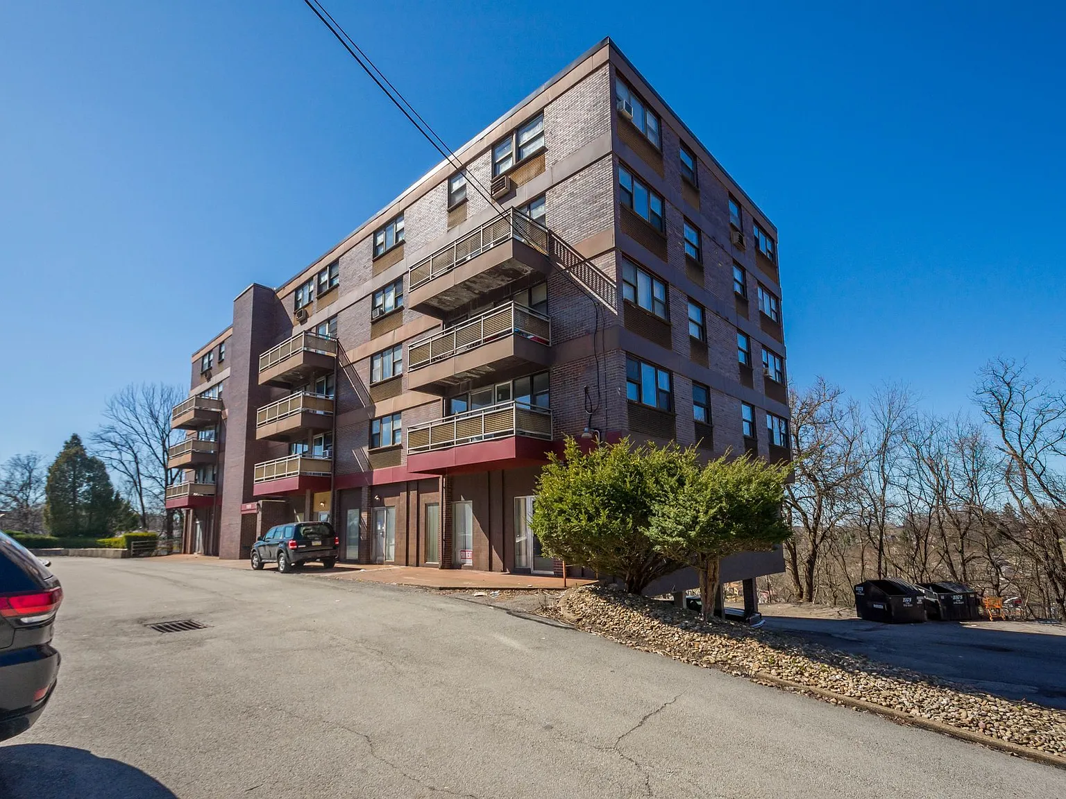 Penn Towers Apartments — Photo 1