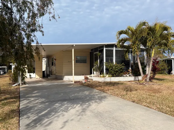 5879 Waterbury Cir #140, Sarasota, FL 34233