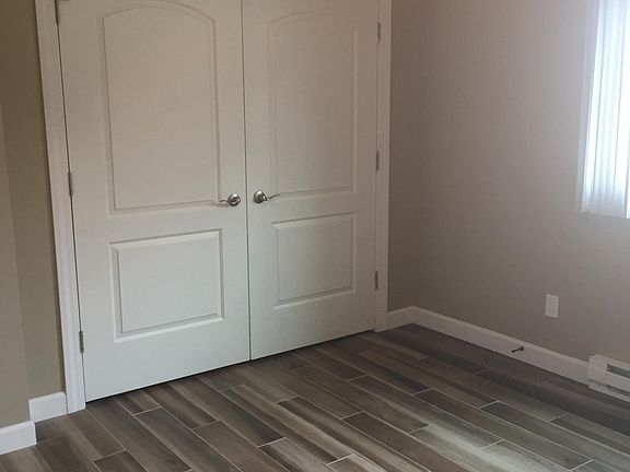 4th image of 1747 Oakdale Ave #2