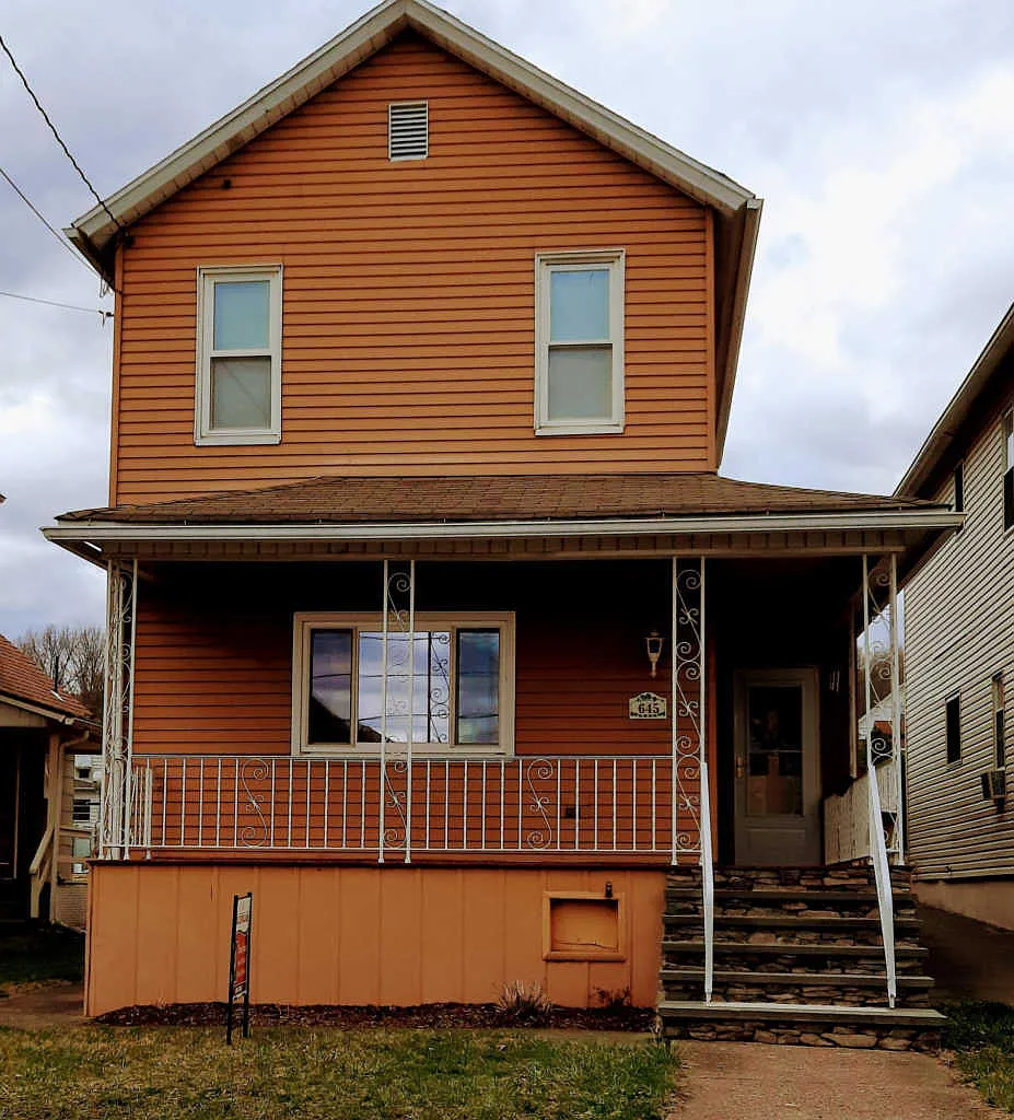 645 Carmalt St photo 1