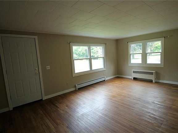 3rd image of 4386 South St
