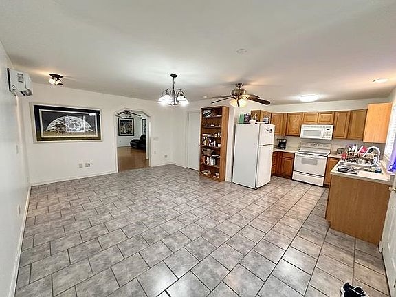 3rd image of 13253 E 41st Dr