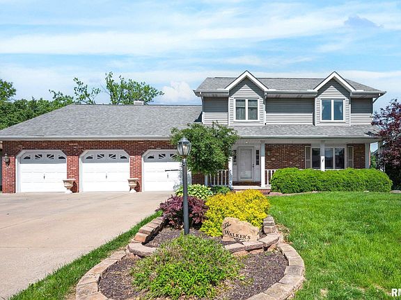 2nd image of 520 N Woodthrush Dr