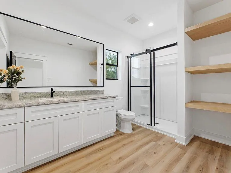 518 Clinton St #A — Photo 13