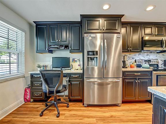 4th image of 8352 Meadowbrook Dr APT 10