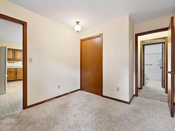 2nd image of 724 11th Ave