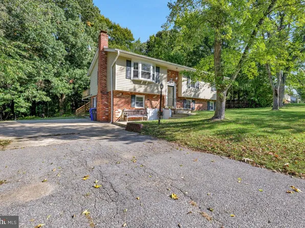 7473 Robin Rd, La Plata, MD 20646
