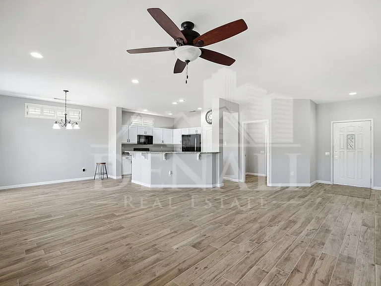 16536 W Rock Springs Ln — Photo 4