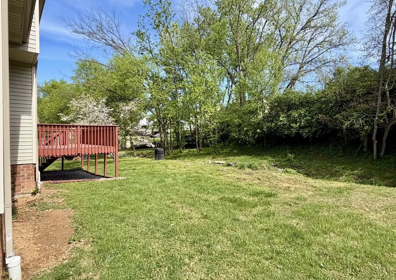 3 bed, 2.5 bath, 1913 sqft, $1,050 — Photo 4