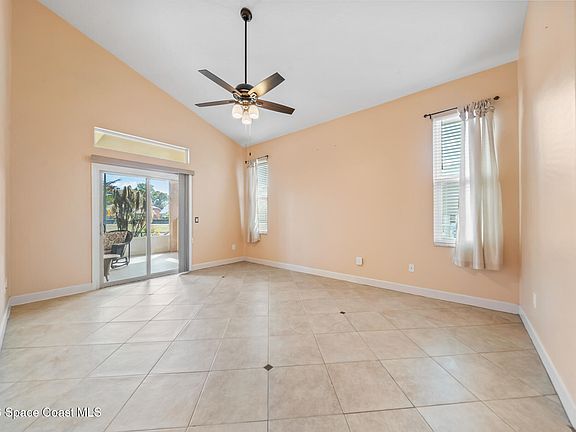5th image of 751 Lake Dr