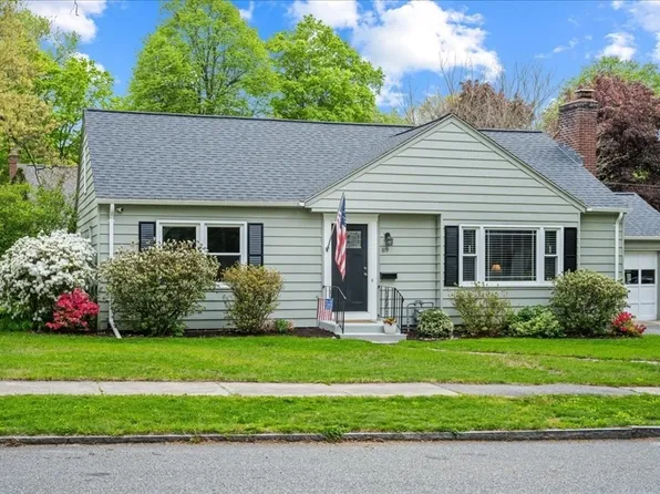 89 Weymouth St, Springfield, MA 01108