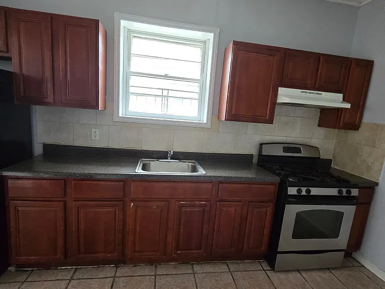 401 Marshall St #1RA — Photo 2