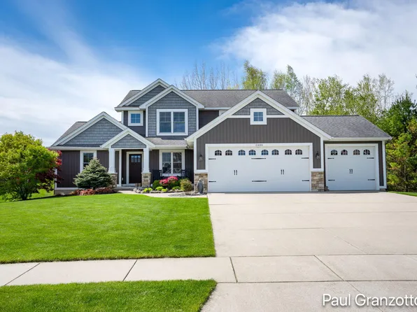 2480 Cedar West Dr, Jenison, MI 49428