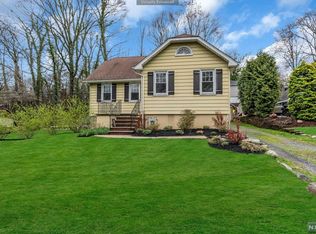 661 Hickory St, Washington Township, NJ 07676